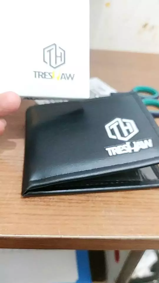 Dompet Lipat Treshaw Pria Kulit Sintetis Keren - Foto ulasan pembeli