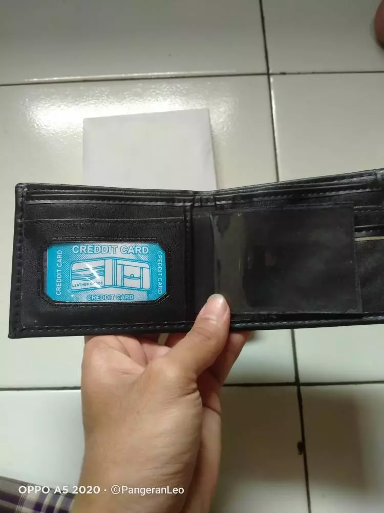 Dompet Lipat Treshaw Pria Kulit Sintetis Keren - Foto ulasan pembeli