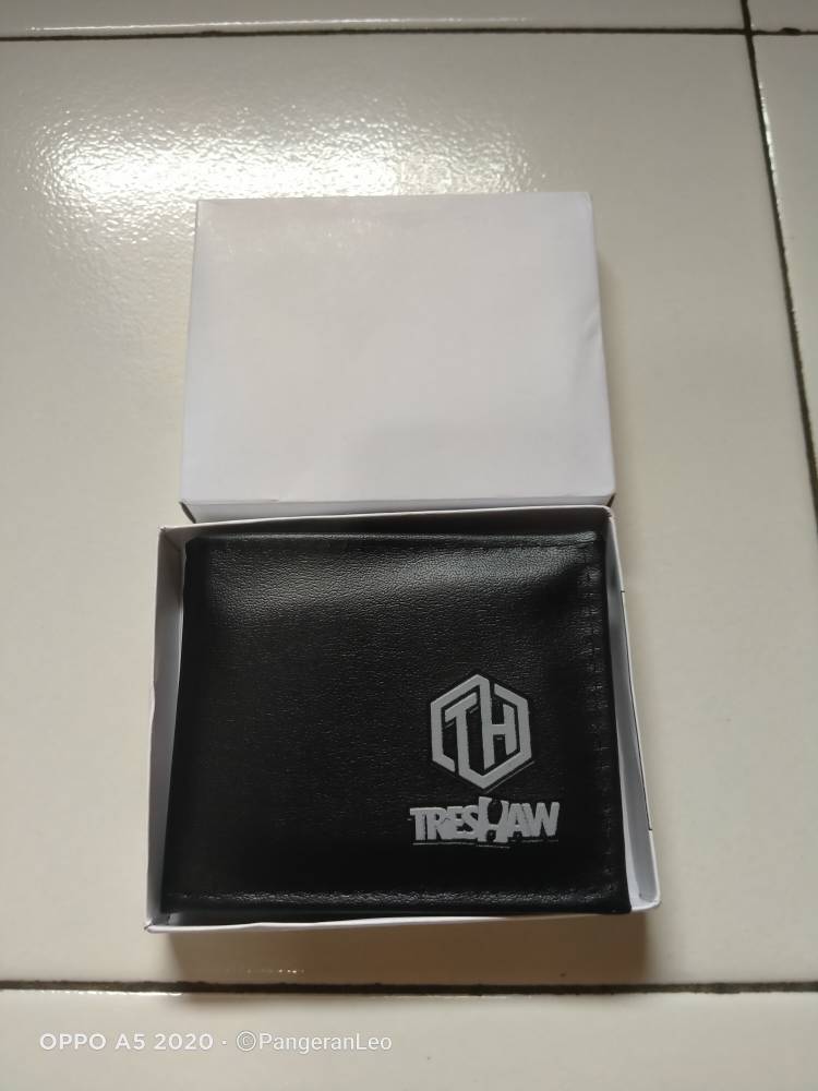 Dompet Lipat Treshaw Pria Kulit Sintetis Keren - Foto ulasan pembeli