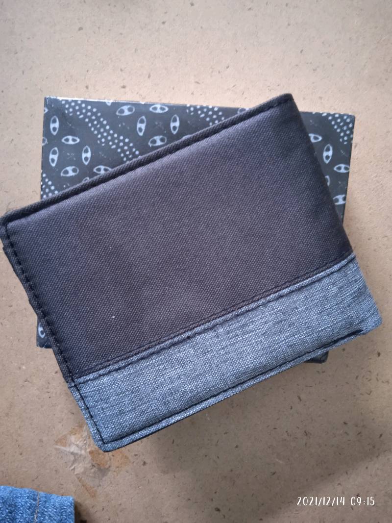[Dompet Pria Kanvas Tebal DK900 Free Box] - Foto ulasan pembeli