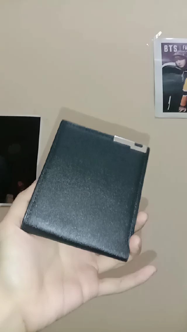 Dompet Pria Lipat Kulit Hitam 2 Sekat 4 Kartu - Foto ulasan pembeli
