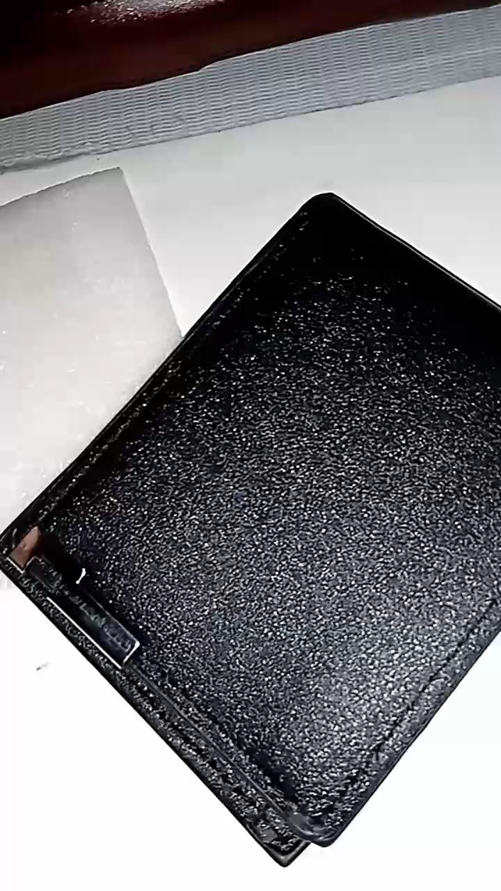 Dompet Pria Lipat Kulit Hitam 2 Sekat 4 Kartu - Foto ulasan pembeli