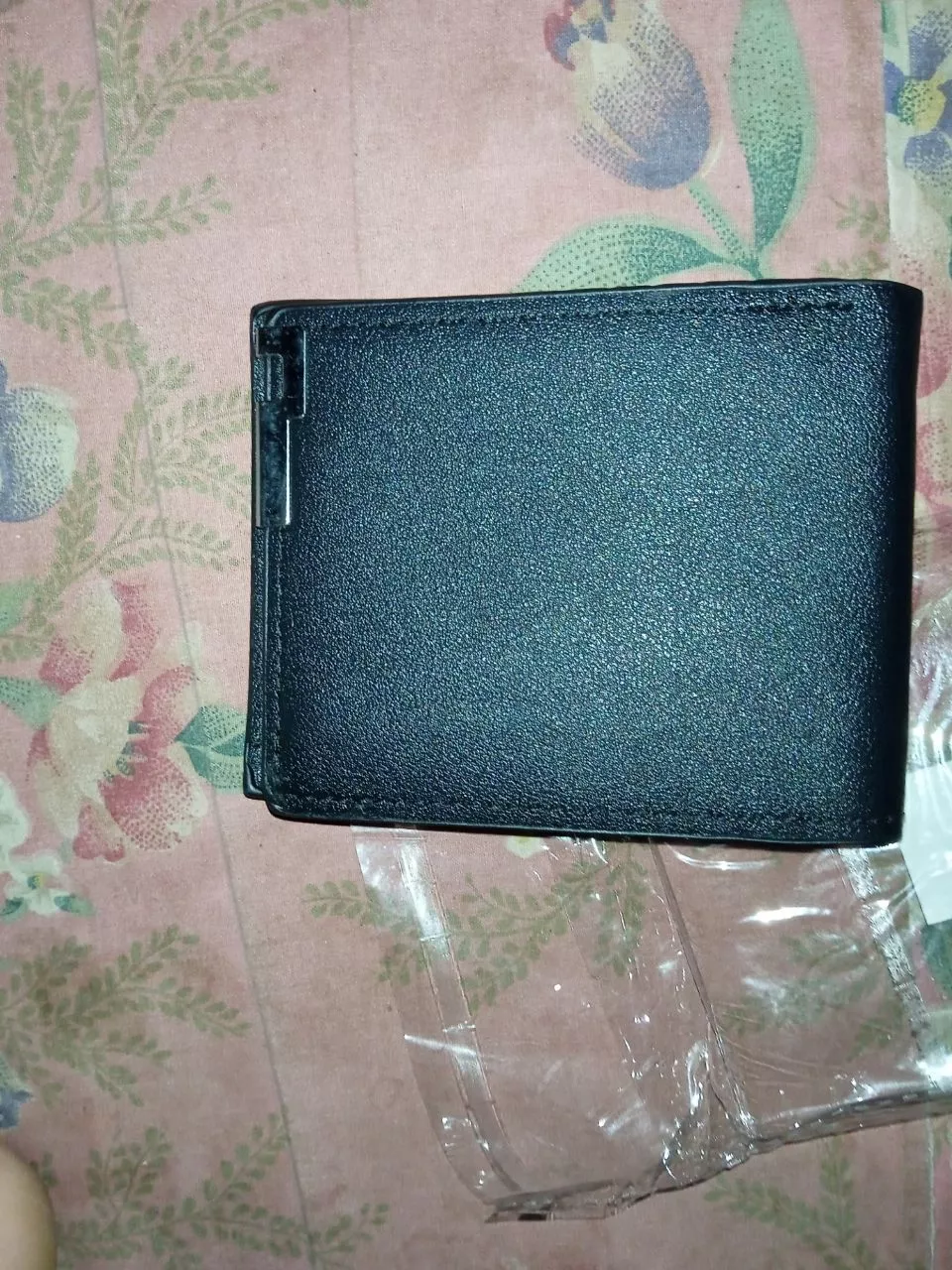 Dompet Pria Lipat Kulit Hitam 2 Sekat 4 Kartu - Foto ulasan pembeli