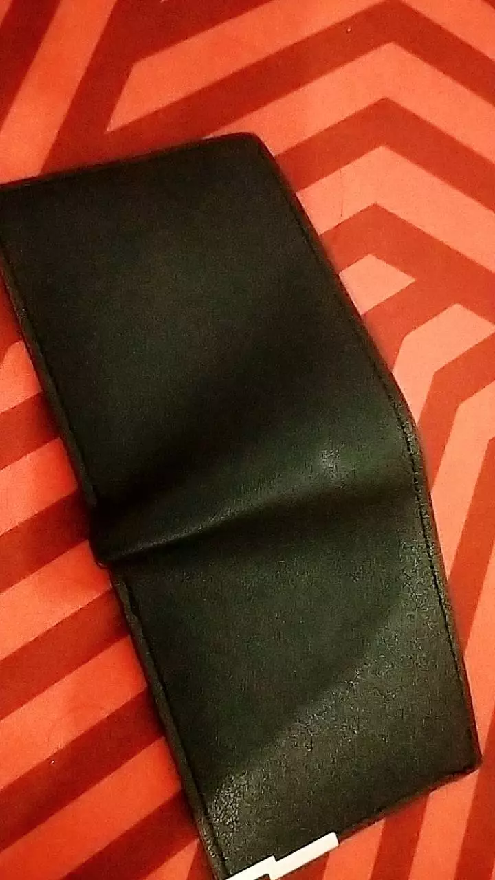 Dompet Pria Lipat Kulit Hitam 2 Sekat 4 Kartu - Foto ulasan pembeli