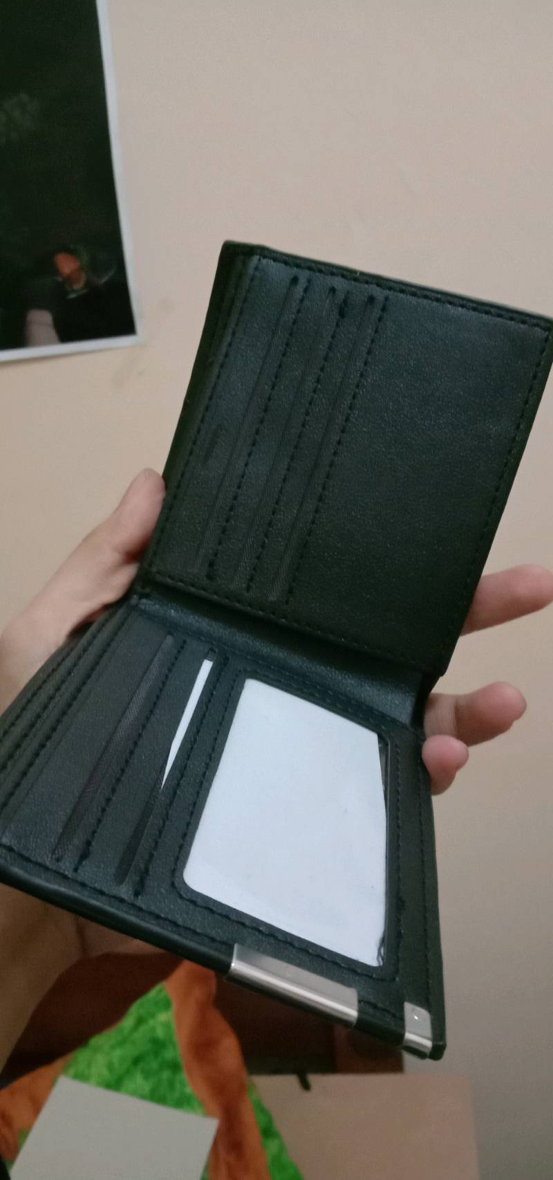 Dompet Pria Lipat Kulit Hitam 2 Sekat 4 Kartu - Foto ulasan pembeli