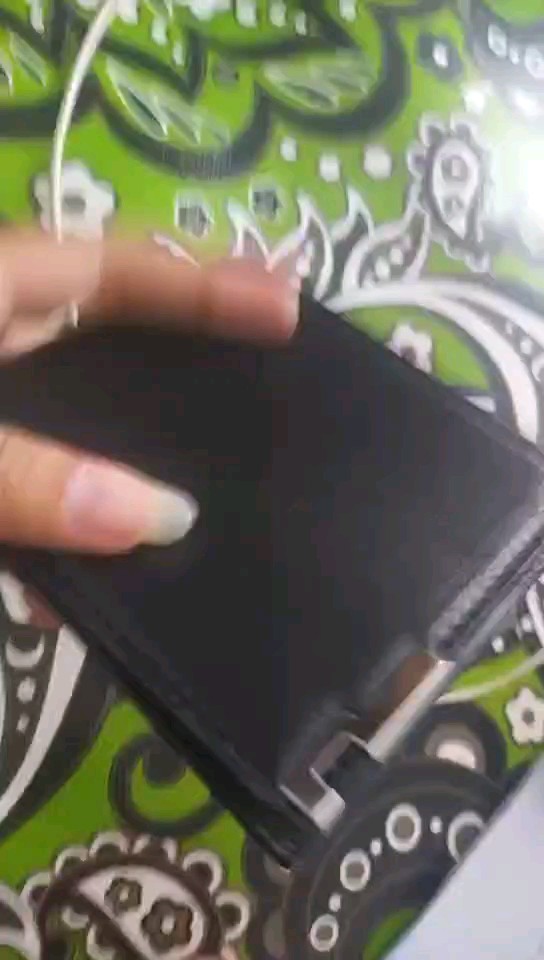 Dompet Pria Lipat Kulit Hitam 2 Sekat 4 Kartu - Foto ulasan pembeli