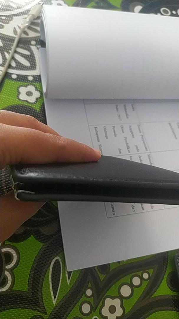 Dompet Pria Lipat Kulit Hitam 2 Sekat 4 Kartu - Foto ulasan pembeli