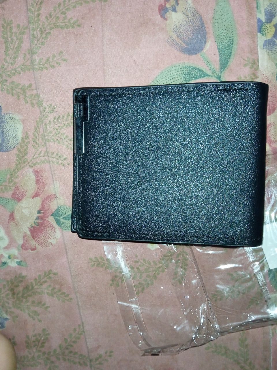 Dompet Pria Lipat Kulit Hitam 2 Sekat 4 Kartu - Foto ulasan pembeli