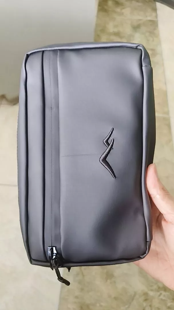 Elvis Vektra Clutch Handbag Slingbag Tahan Air - Foto ulasan pembeli