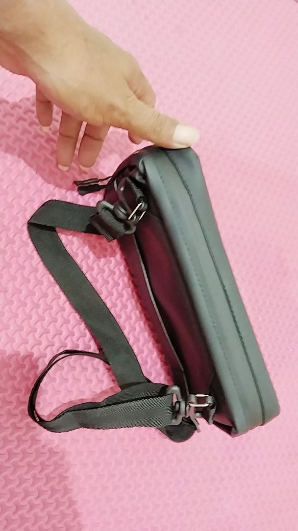 Elvis Vektra Clutch Handbag Slingbag Tahan Air - Foto ulasan pembeli