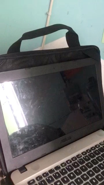 ESCORT Tas Laptop Softcase 14-15.6 Inch Waterproof - Foto ulasan pembeli
