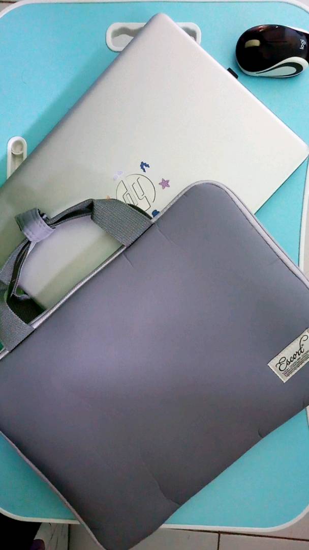 ESCORT Tas Laptop Softcase 14-15.6 Inch Waterproof - Foto ulasan pembeli