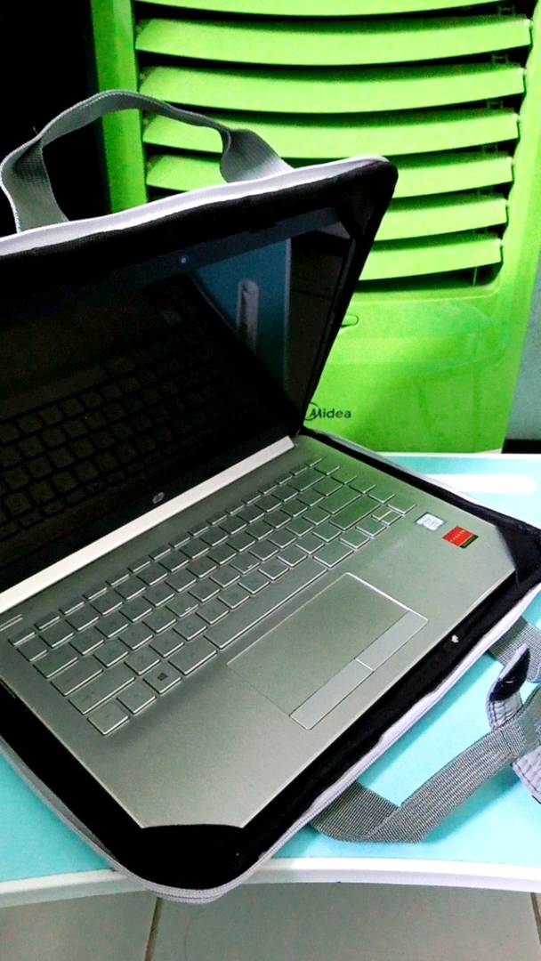 ESCORT Tas Laptop Softcase 14-15.6 Inch Waterproof - Foto ulasan pembeli