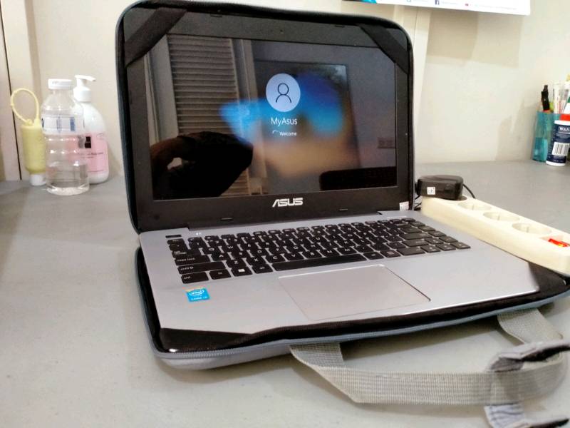 ESCORT Tas Laptop Softcase 14-15.6 Inch Waterproof - Foto ulasan pembeli