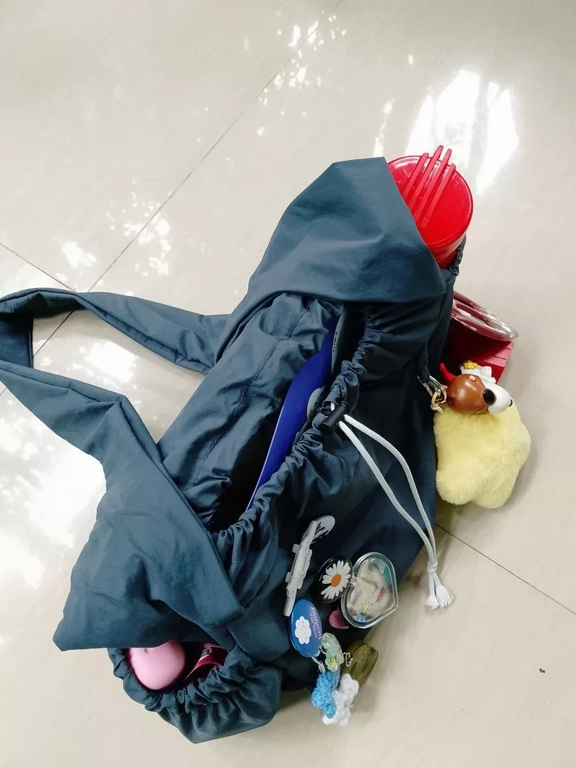 Extended Ginwo Nylon Crinkle Slingbag Pria Wanita - Foto ulasan pembeli