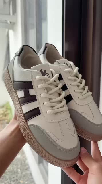 KOII "FREE BOX" Sepatu Sneakers Wanita Haeryun Soomin Terbaru Import Kasual Sport Korean Shoes C609 Size 36-41 - foto 2 dari 10, Koii Import Shoes