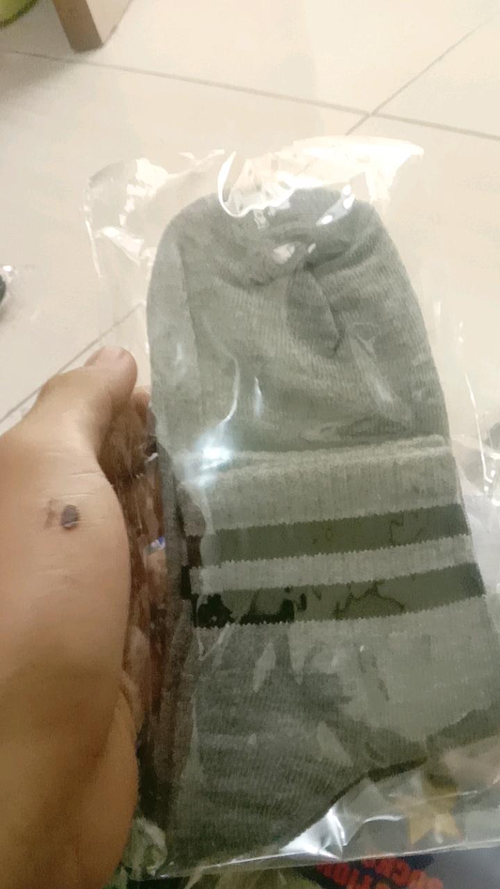 Foto ulasan pembeli xxesihx, varian Abu strip hitam,All size, Hitam strip putih,All size, Hitam strp kuning,All size, ...
