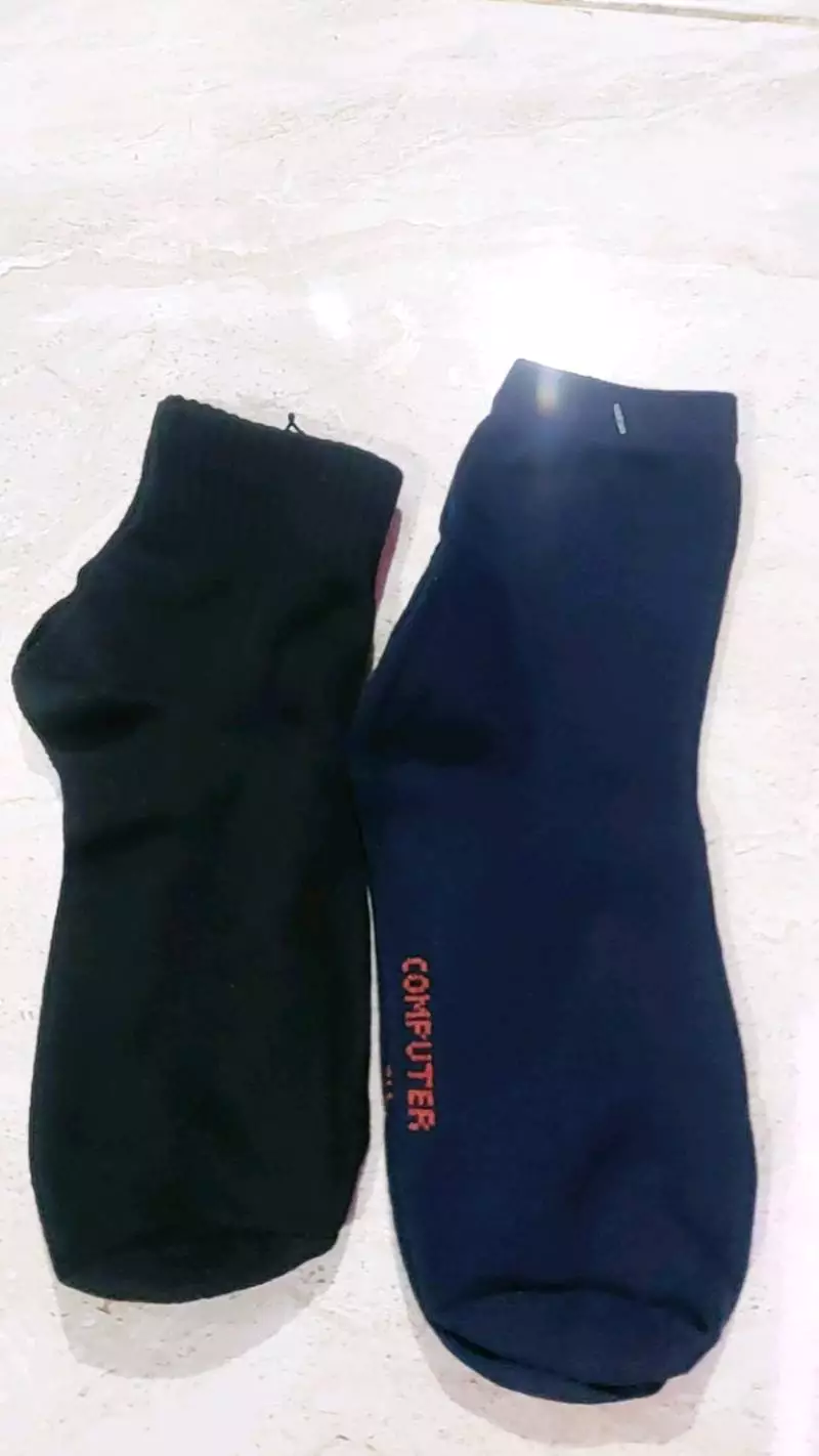 Foto ulasan pembeli ekayrs, varian Hitam, Biru Navy