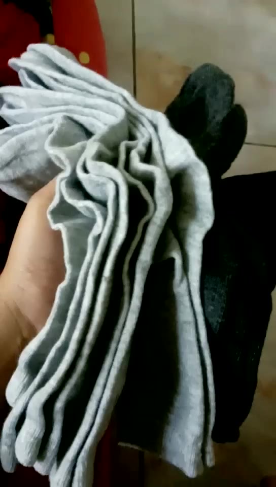 Foto ulasan pembeli 0:26, varian Hitam,Dewasa, Abu muda,Dewasa, Abu Tua,Dewasa, ...