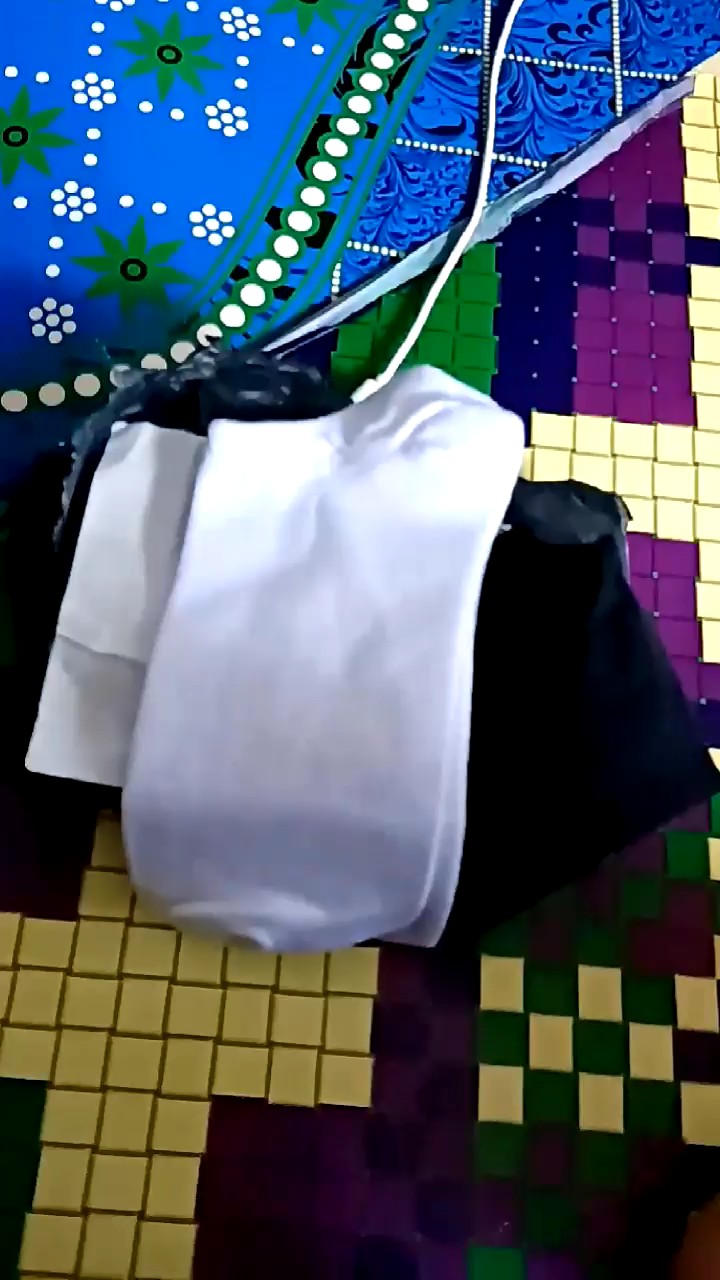 Foto ulasan pembeli l*****i, varian Putih,Dewasa