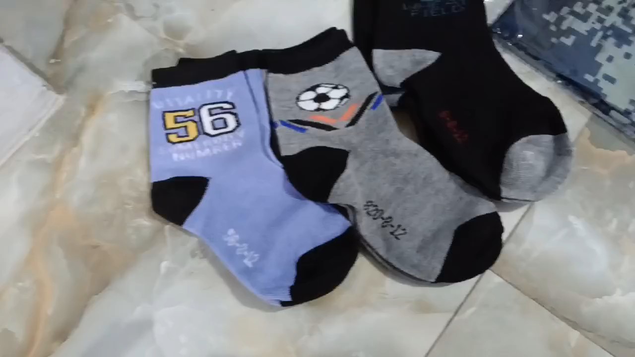 Foto ulasan pembeli h*****t, varian Hitam Motif