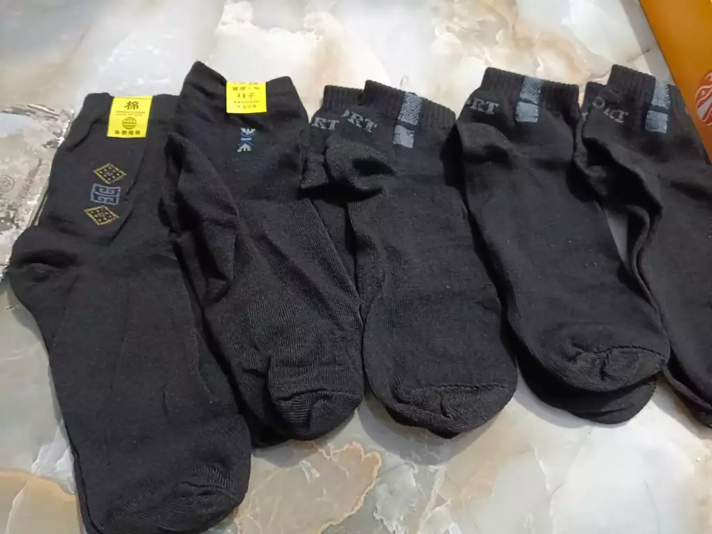 Foto ulasan pembeli h*****t, varian Hitam Motif