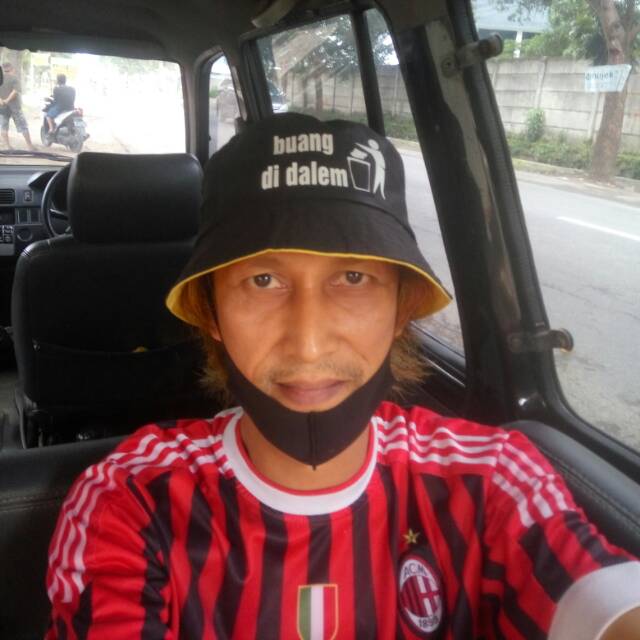 Foto ulasan pembeli edwarddevgan22, varian Abu Tua Motif, Hitam Motif