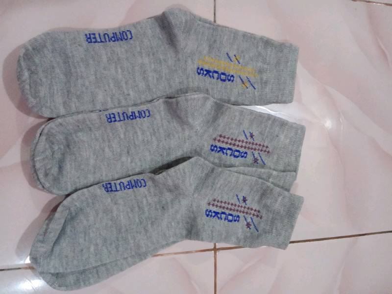 Foto ulasan pembeli edwarddevgan22, varian Abu Tua Motif, Hitam Motif