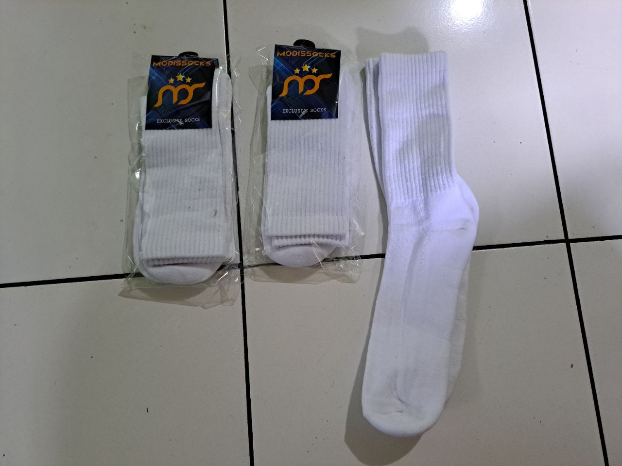 Kaos Kaki Putih Polos Premium Anti Bau Tebal - foto 2 dari 10, vinkysanz