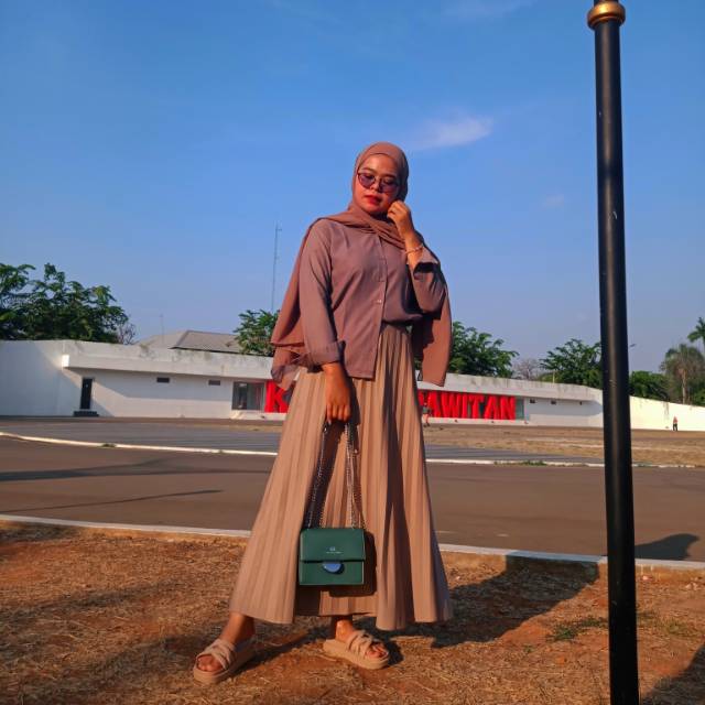 Foto ulasan pembeli dsslstrr, varian Abu Tua,Dewasa, Navy,Dewasa, Hitam,Dewasa