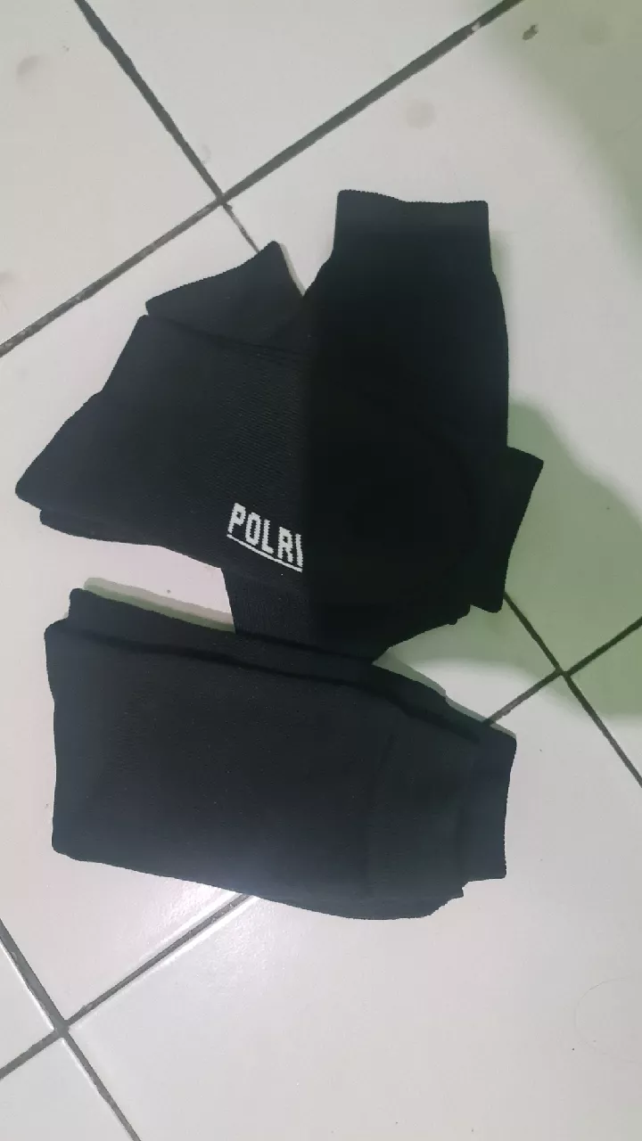 Kaos Kaki POLRI Kaos kaki TNI Kaos kaki Tebal Hitam - Foto ulasan pembeli
