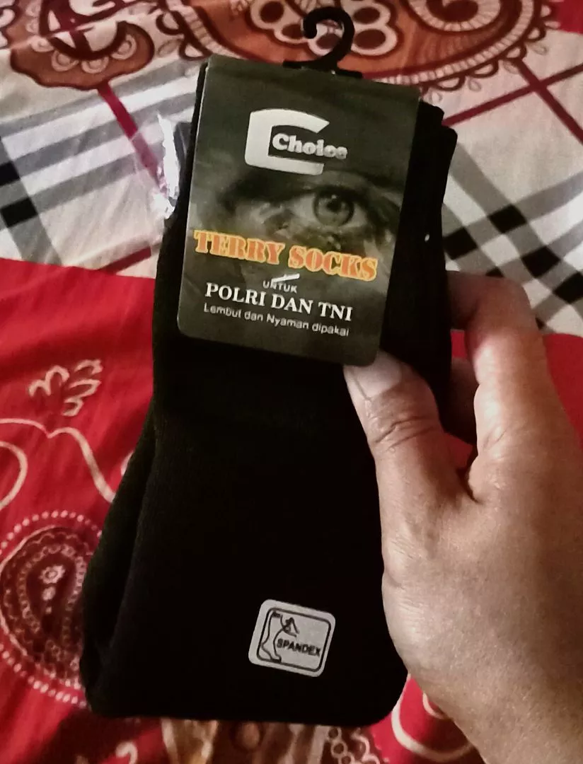 Kaos Kaki POLRI Kaos kaki TNI Kaos kaki Tebal Hitam - Foto ulasan pembeli