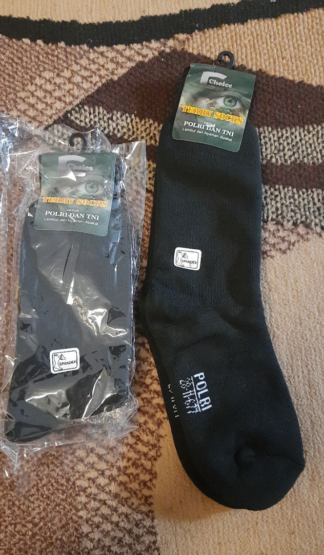 Kaos Kaki POLRI Kaos kaki TNI Kaos kaki Tebal Hitam - Foto ulasan pembeli