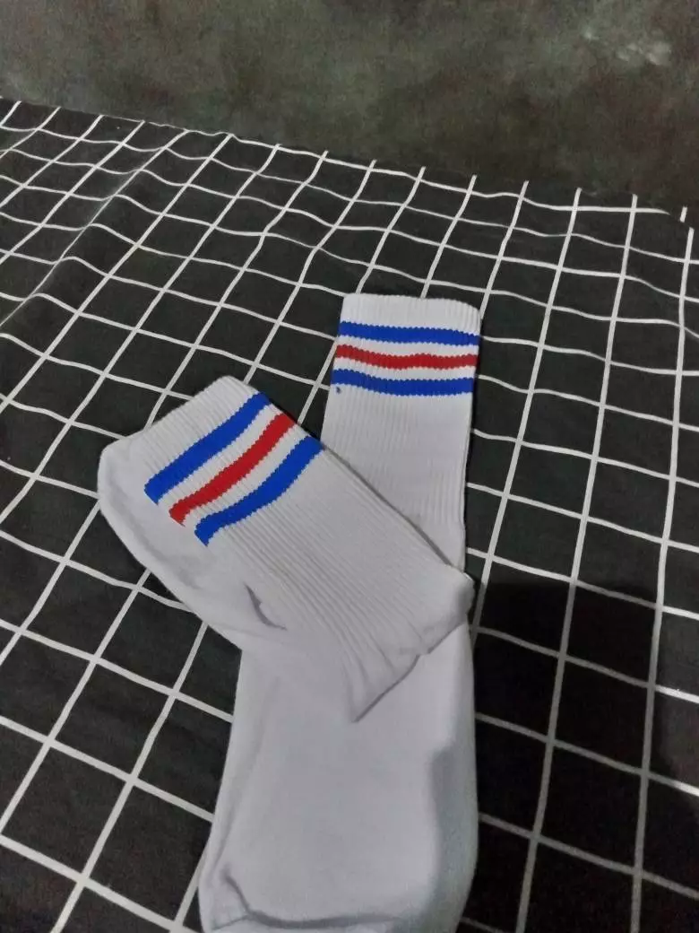 Kaos Kaki Pria Wanita Motif Oldschool Skate Tebal - Foto ulasan pembeli