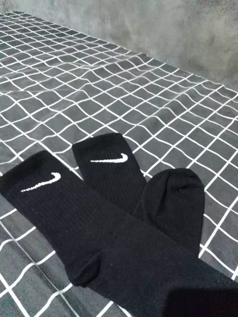 Kaos Kaki Pria Wanita Motif Oldschool Skate Tebal - Foto ulasan pembeli
