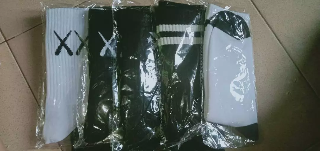 Kaos Kaki Pria Wanita Motif Oldschool Skate Tebal - Foto ulasan pembeli
