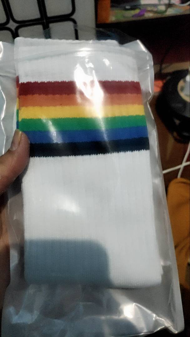 Kaos Kaki Strip Setrip Garis Pria Oldschool Skate Panjang Premium - Sendy Socks - Foto ulasan pembeli