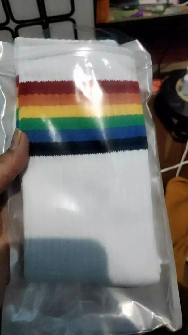 Kaos Kaki Strip Setrip Garis Pria Oldschool Skate Panjang Premium - Sendy Socks - Foto ulasan pembeli