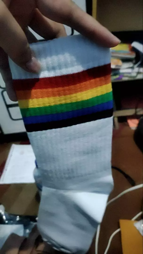 Kaos Kaki Strip Setrip Garis Pria Oldschool Skate Panjang Premium - Sendy Socks - Foto ulasan pembeli