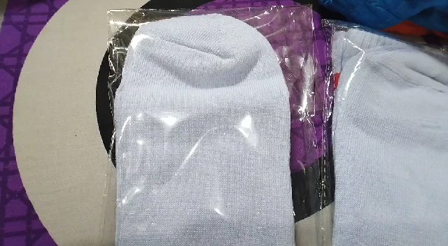 Kaos Kaki Strip Setrip Garis Pria Oldschool Skate Panjang Premium - Sendy Socks - Foto ulasan pembeli