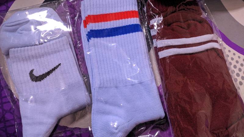 Kaos Kaki Strip Setrip Garis Pria Oldschool Skate Panjang Premium - Sendy Socks - Foto ulasan pembeli