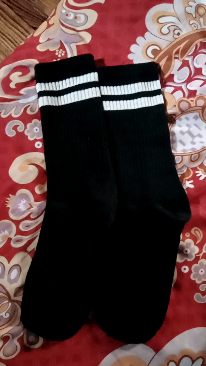 Kaos Kaki Strip Setrip Garis Pria Oldschool Skate Panjang Premium - Sendy Socks - Foto ulasan pembeli