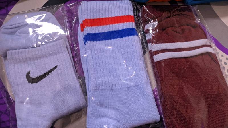 Kaos Kaki Strip Setrip Garis Pria Oldschool Skate Panjang Premium - Sendy Socks - Foto ulasan pembeli