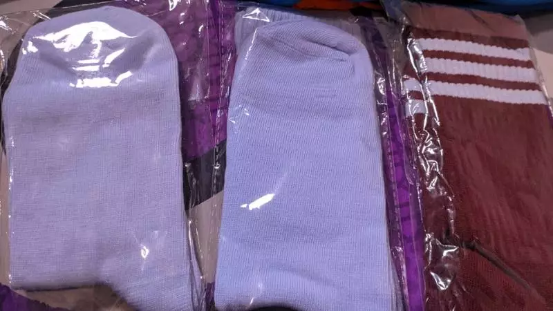 Kaos Kaki Strip Setrip Garis Pria Oldschool Skate Panjang Premium - Sendy Socks - Foto ulasan pembeli