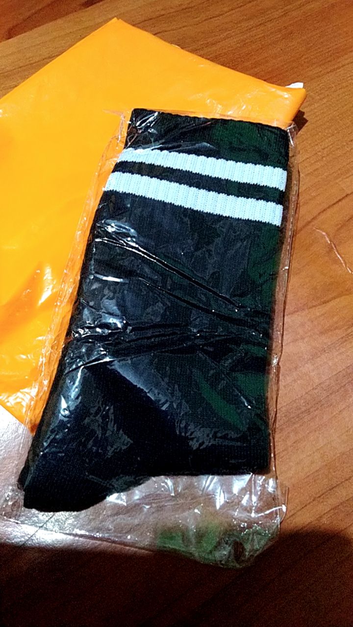 Kaos Kaki Strip Setrip Garis Pria Oldschool Skate Panjang Premium - Sendy Socks - Foto ulasan pembeli
