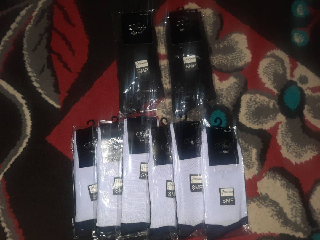 Foto ulasan pembeli d3w1_1515, varian PUTIH SMP, HITAM SMP