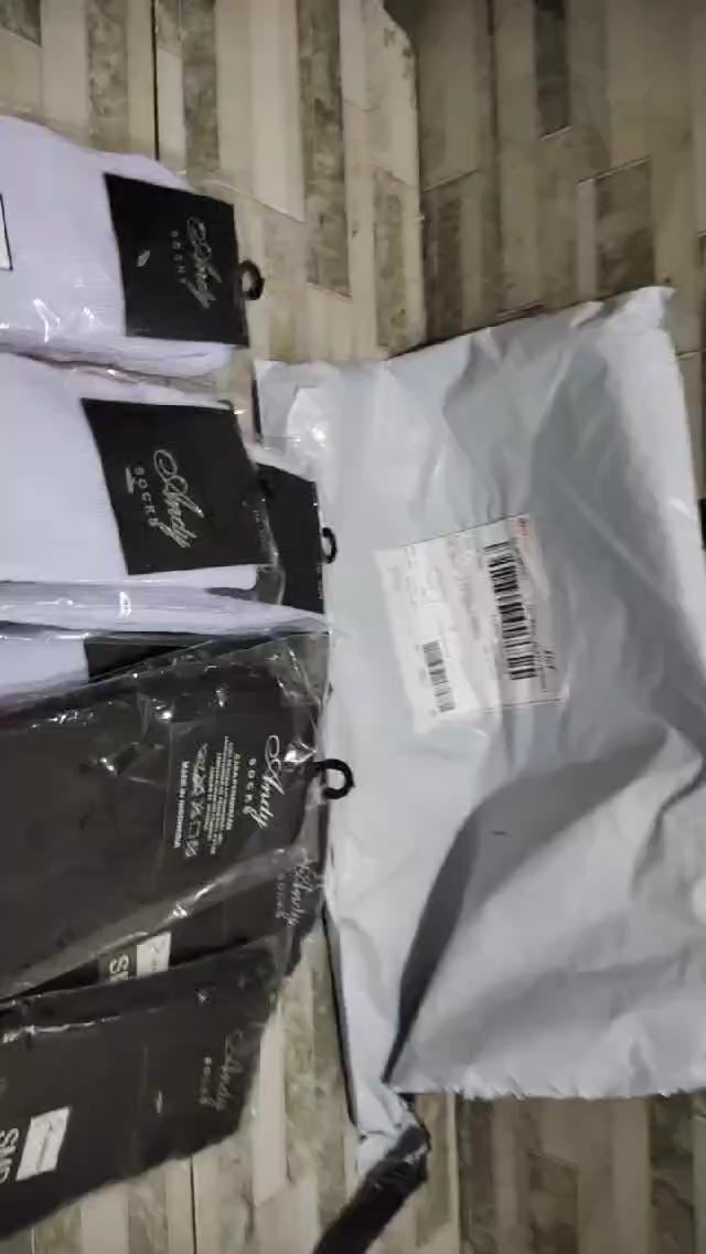 Foto ulasan pembeli wasidgilih, varian PUTIH SMP