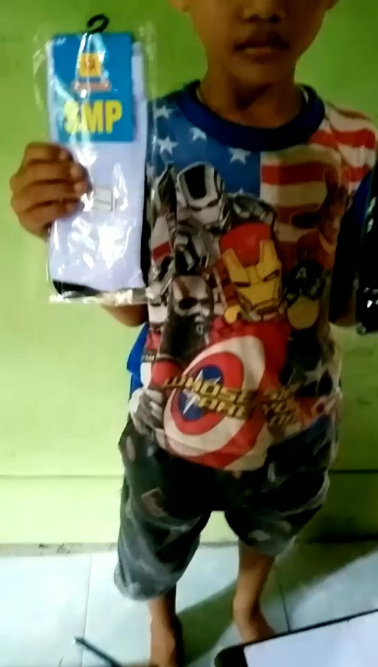 Foto ulasan pembeli dody_erw, varian PUTIH SMP, HITAM SMP