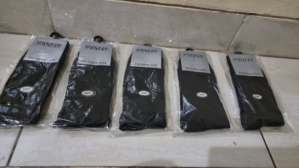 Kaos Kaki Sekolah SD SMP SMA Lembut Nyaman - Foto ulasan pembeli