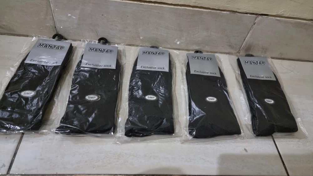 Kaos Kaki Sekolah SD SMP SMA Lembut Nyaman - Foto ulasan pembeli